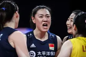排球比赛中的后攻和两点换三点战术的解析图片