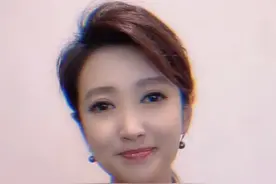 北京台一姐春妮秀恩爱！秒认出老公刚强童年照，儿子与爸爸神复制图片