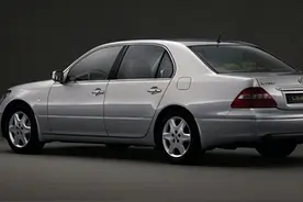 怪兽修车：翻新一辆2005年凌志LS430，当年百万经典车，满血复活图片