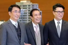 广东打工仔，哥哥给他几百亿，他却从来不花，依然住在破房子里图片