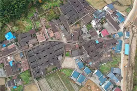 江西闭塞大山中，有一个豪华的船型古宅，建于清代，主人神秘失踪图片