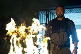 Netflix年度战争片来啦！这次他们挖来了蝙蝠侠！图片