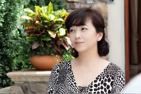 “孤独女人花”江珊：离婚17年，慈父的白发我的痛图片