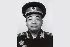 粟裕与彭德怀“将帅不和，主要责任在粟裕”，这是怎么回事呢？图片