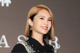 杨丞琳力挺潘玮柏娇妻，5个月没见李荣浩很想哭，李荣浩搞笑化解图片
