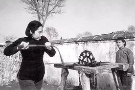 她是刘少奇的第四任妻子，生下一儿一女后，她为何会选择离婚图片