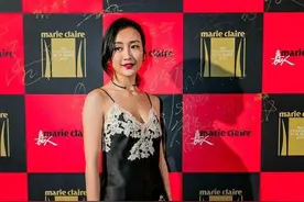 王鸥真会博眼球，穿“蕾丝睡衣”就直接走红毯，配小黑裤还挺好看图片