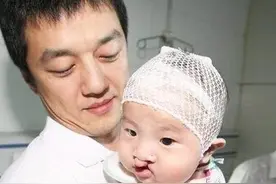天生兔唇，14岁康复晒照被网络暴力，就因她是王菲李亚鹏女儿？图片