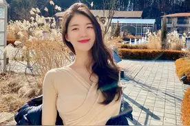 Ins上“动感”瑜伽女神，柔韧性惊人，身材了得，大长腿惹人艳羡图片