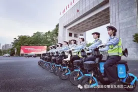 太帅了！女子骑警喇叭队亮相揭阳街头！图片
