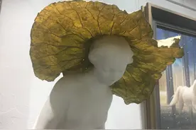 在画家朋友的工作室，他的收藏和作品。有点意思图片