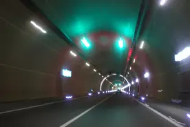西宁——门源的高速公路图片
