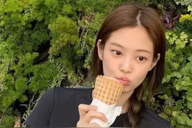 Jennie，马尾姑娘图片
