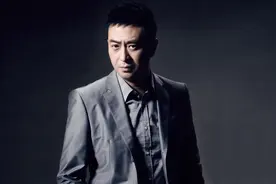 张嘉译：从前妻杜珺到二婚媳妇王海燕，一手烂牌被打成王炸图片
