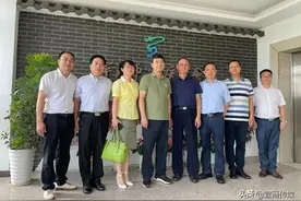 安庆市人大常委会主任周东明一行到访宁波市安庆商会图片