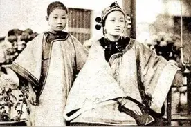 晚清衣不遮体的妇女，一家三个姨太太都很漂亮！图片