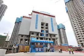 这便是中国速度！首台住宅造楼机亮相重庆，3天便能建成一层楼图片