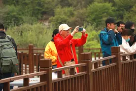 五一旅游去哪里？河南太行大峡谷红山碧水，景物奇秀图片