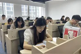 连续14年百万大军挤国考“独木桥”专家：公考热度高，并非是好事图片