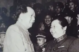 李贞：幼为童养媳，怀着身孕长征，唯一开国女将军，遗嘱令人感动图片