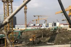 住建部再追责！事发前，监理和甲方在微信群内多次说有危险图片
