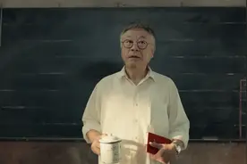 《最后一课》里的表演让人惊艳，但这部经典才是范伟真正的巅峰图片