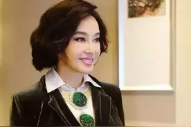 明星佩戴项链最服刘晓庆，貌似钟爱翡翠，每个都是极品图片