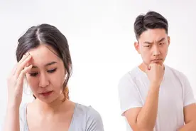 37岁女人自述：“老牛吃嫩草”难以抗拒，必须保持头脑理智清醒图片