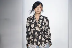 走过维密秀的中国名模睢晓雯，可爱的像个小女孩图片