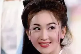 温碧霞：贫民窟走出的艳星，嫁豪门20年无子，54岁再战大尺度电影图片