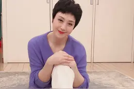 史依弘：与李成儒离婚后，染霜的玫瑰依旧灿烂图片