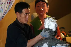 山西农民山洞修练15年，用水泥塑像速度快，10天做1个卖3千图片