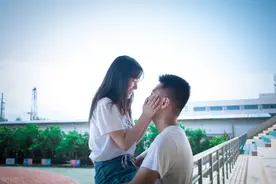 婚后公公频繁催生太无语：生男孩给100万，生女孩不给这么多图片