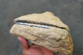 价值3万的大马坎原石，切开后白点多多，竟走上了人生巅峰图片