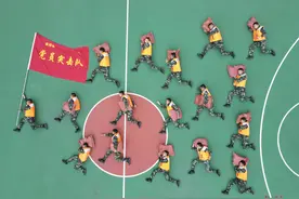 快来解锁！武警航拍退伍纪念照图片
