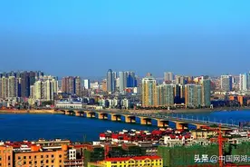 未来5年襄阳1540亿元夯实交通硬支撑：基本实现所有县（市）通高铁，打造1小时市域交通圈图片