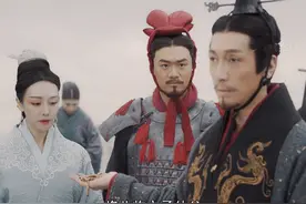 《大秦赋》吕不韦离开咸阳，嬴政送玉佩，不是让他死而是另有深意图片
