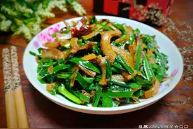 韭菜和它是天生一对，简单一炒，鲜味十足，端上桌孩子盯着抢图片