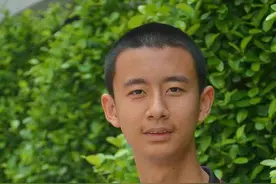 14岁天才少年被清华录取，双料学霸，人们却担心是为美国培养人才图片
