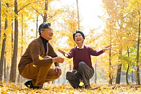 47岁阿姨再婚整日忧愁：每天晚上都失眠，丈夫：男人都这样图片