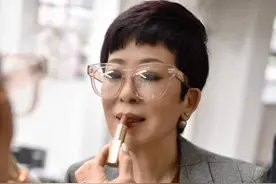 女人过了四十，学会4个护肤法！帮你延缓衰老，赢在人生后半场图片