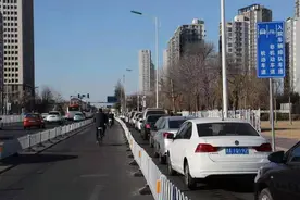 增设入院专用车道 完善门前交通设施 去人民医院就医应该这样走图片
