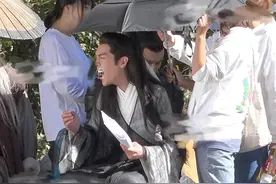张若昀被曝片场发飙吼人，情绪激动嘶吼安静，工作人员似见怪不怪图片