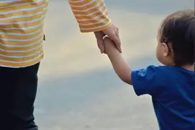 生了孩子谁来带？破解三孩时代托育难题图片