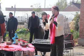 儿子被执行死刑后，我在老家参加表弟的婚礼，体会至纯的人间亲情图片