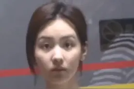 尹正陈都灵同坐豪车回小区，两人情侣装酒店过夜疑似新恋情图片