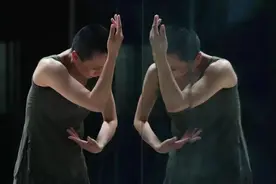 中国最低调女舞者，三次登上《纽约时报》，被誉为站在角落的天才图片