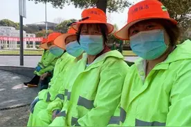 感动！上海金山这个90后小姑娘背50斤消毒水，日行1万多步图片
