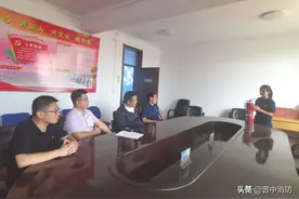 左权县融媒体中心5名工作人员的消防安全小班化教学图片