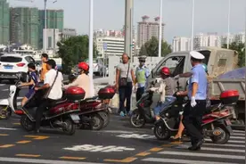 即日起，电动车实施新规，严查“10项行为”，车主一看便知图片